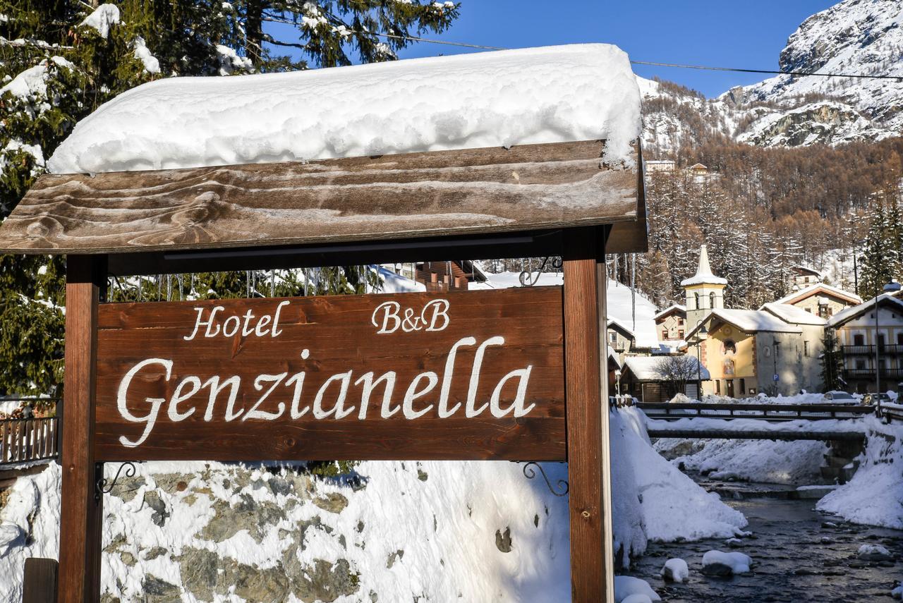 Hotel Genzianella Шамполюк Екстер'єр фото
